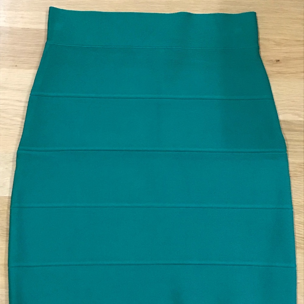 BGBG MaxAzria NWOT bandage skirt